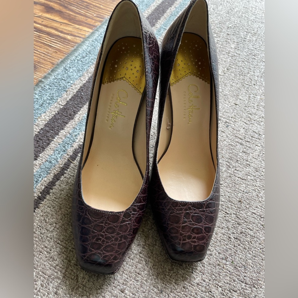 Cole Haan Heels. Brown w/ NIKE Air technology. Size 6B